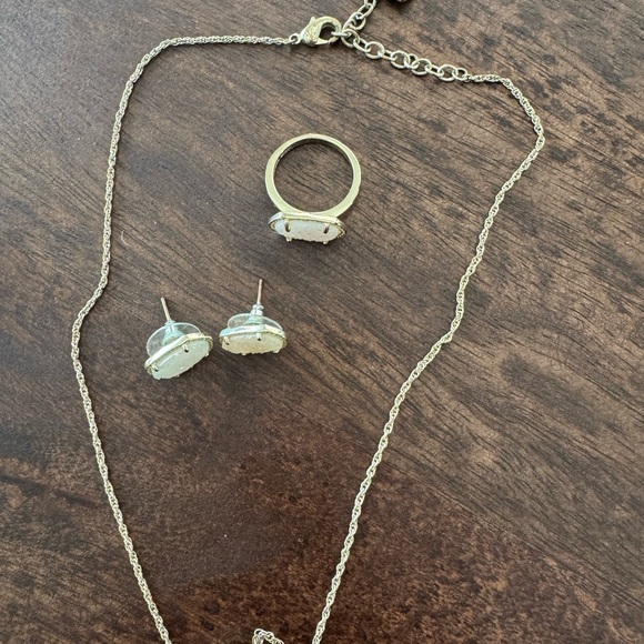 Kendra Scott Jewelry - Kendra Scott set with White Stones